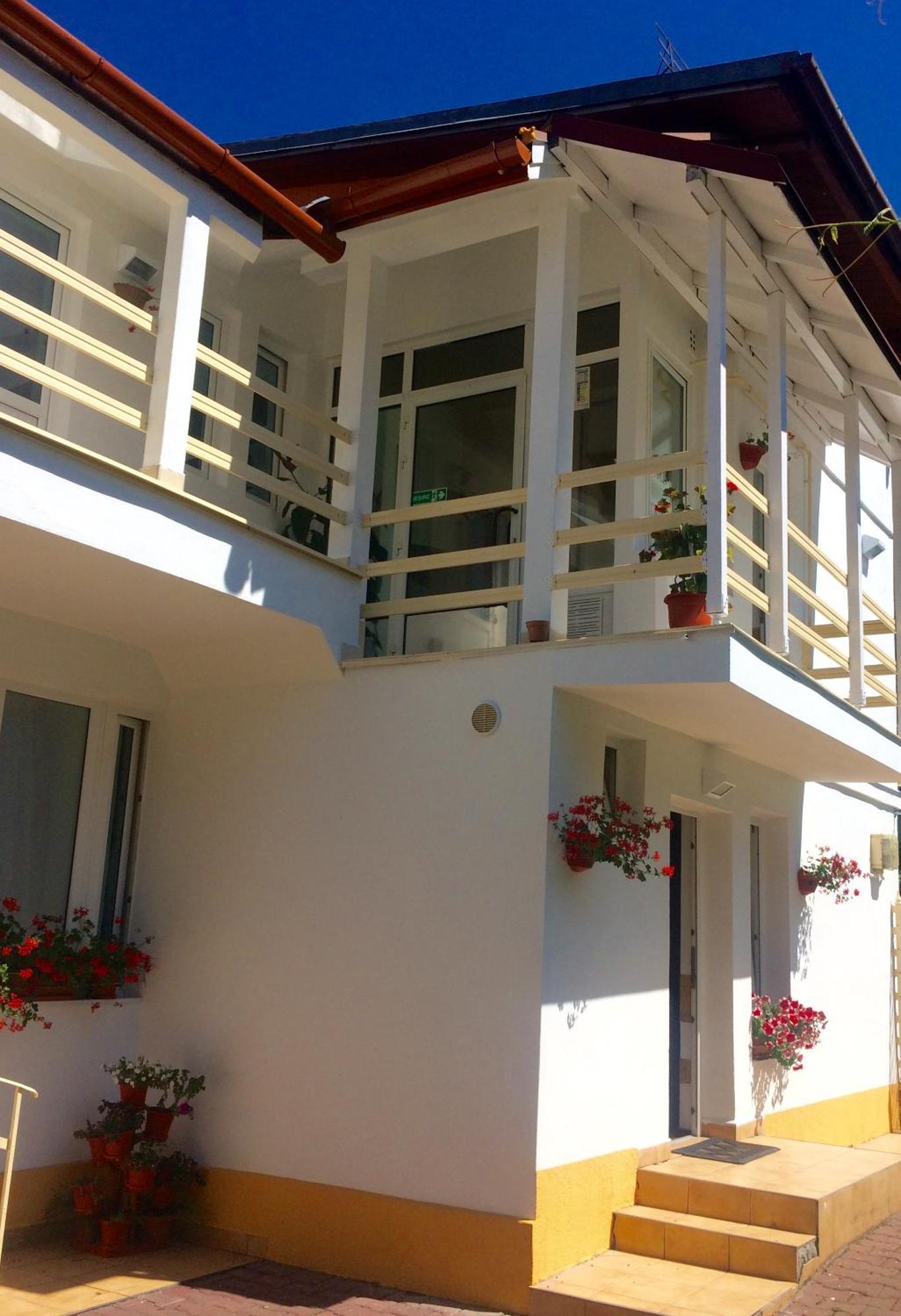 Suri Guesthouse Брашов Екстериор снимка