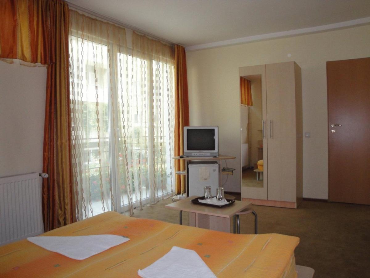 Suri Guesthouse Брашов Стая снимка